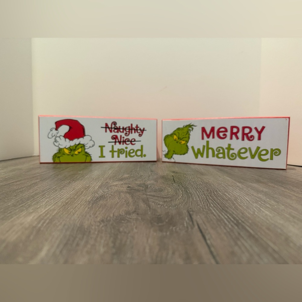 Super Cute Grinch Christmas Signs- Set of 2- NWT